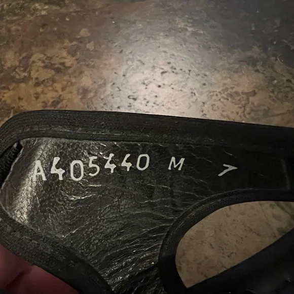 Stuart Weitzman sandal low skip on wedge Black Womans Sz 7 - Picture 5 of 7